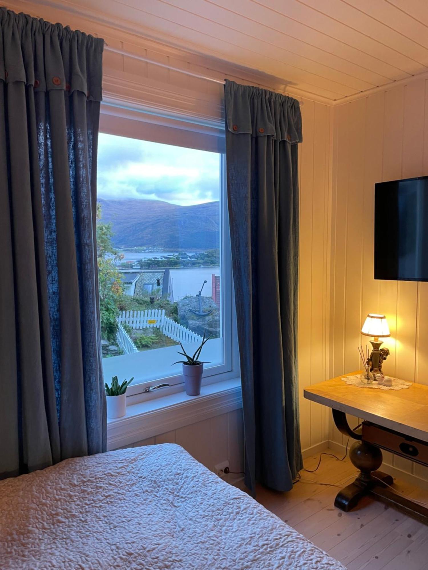 Koselig Leilighet I Sentrum Ålesund Exterior foto